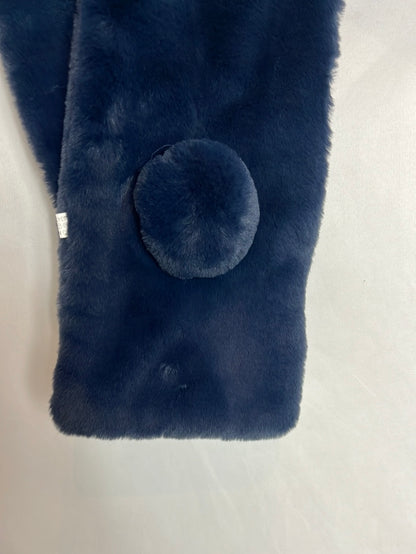 OTRAS. Cuello pelo azul