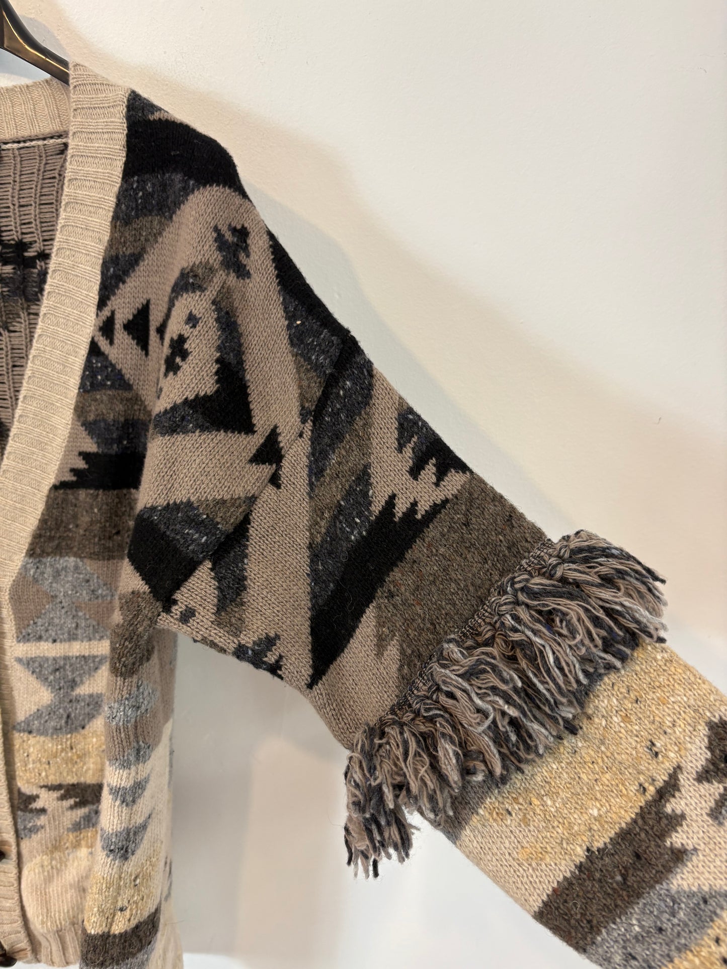 WEEKEND MaxMara. Fringed knit jacket. TM