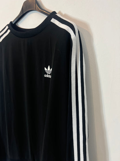 ADIDAS. Sudadera negra fluida. T M