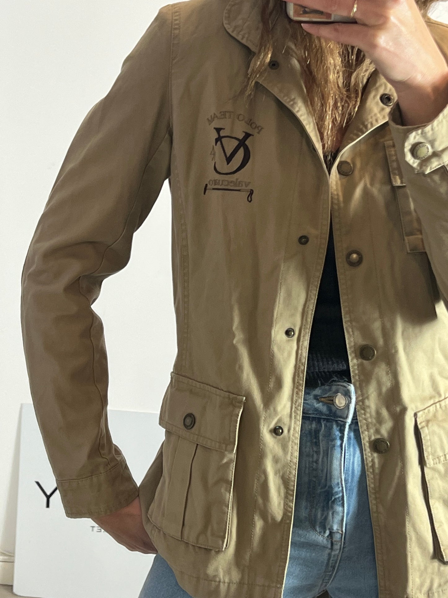 VALECUATRO. Cazadora beige bolsillos. T L