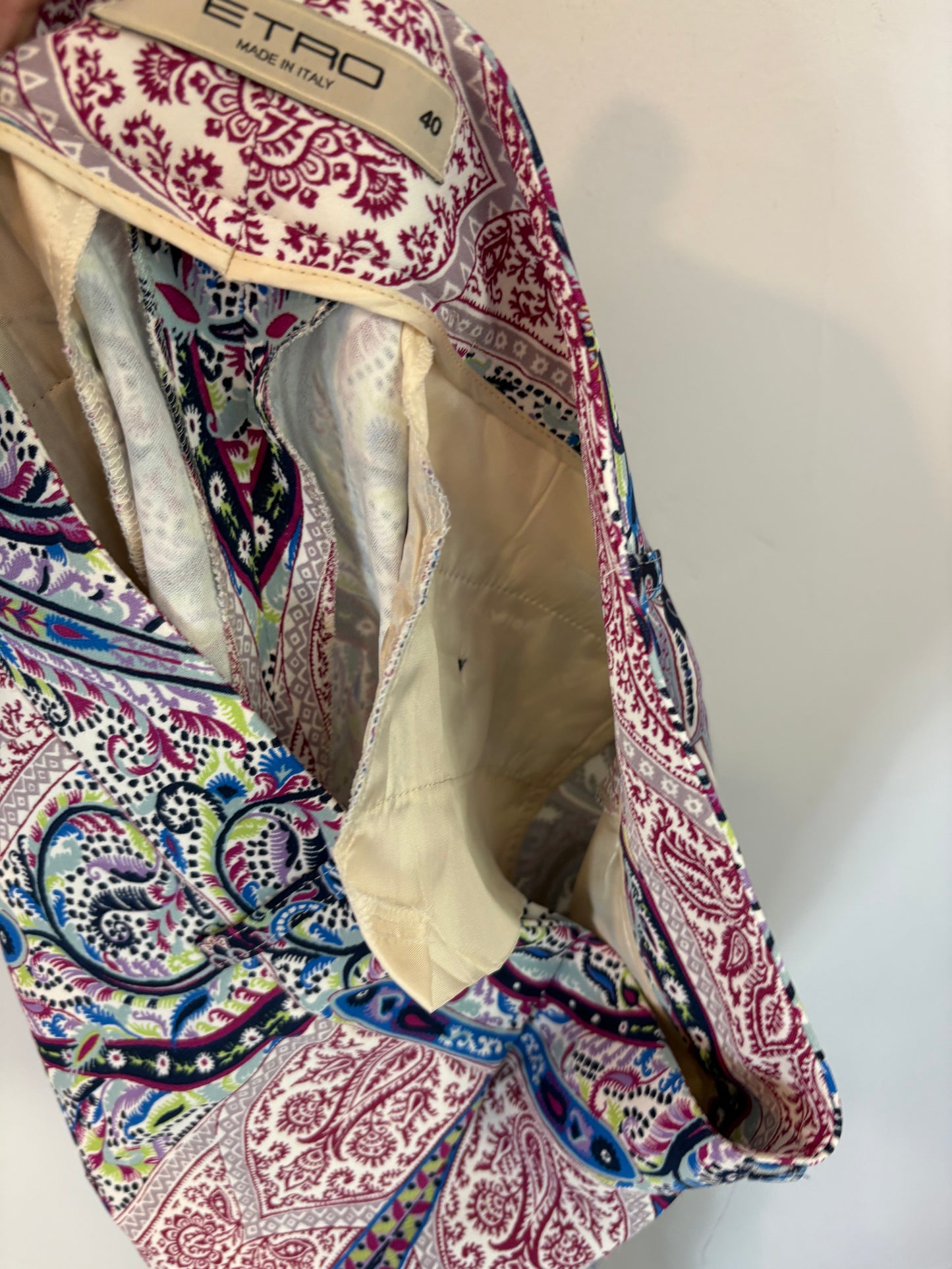 ETRO. Pantalón fluido pinzas estampado. T 36