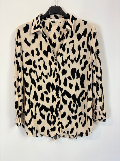 MANGO. Blusa fluida estampada. T M
