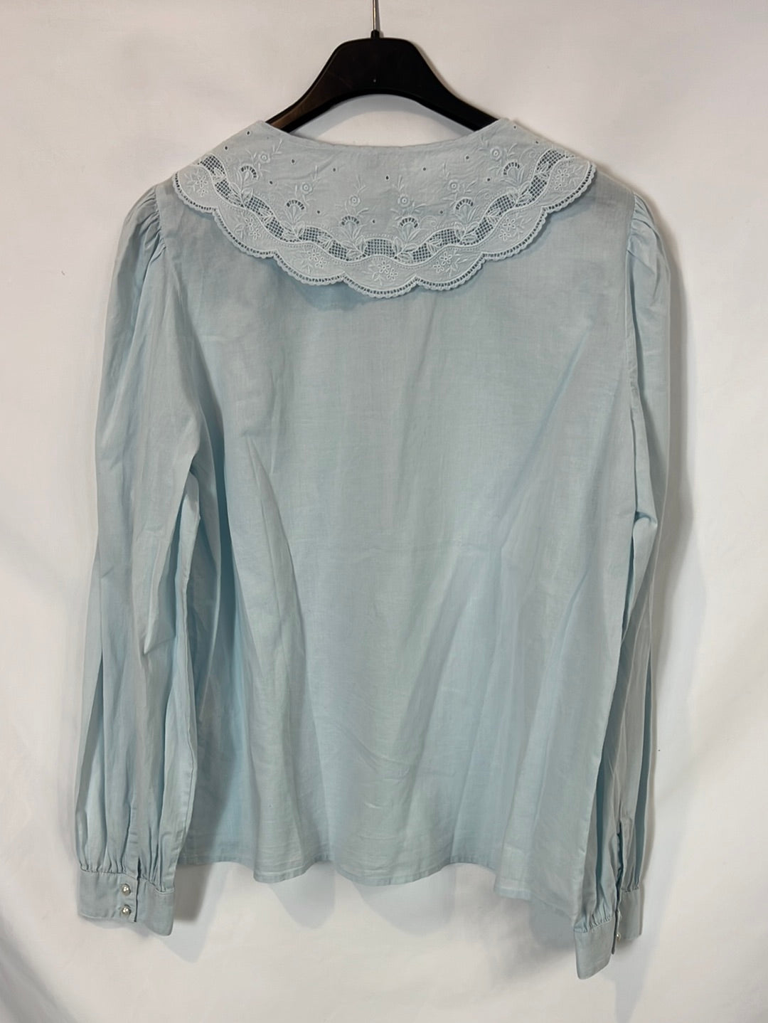 JOLIE JOLIE. blusa azul claro cuello bebé T.m