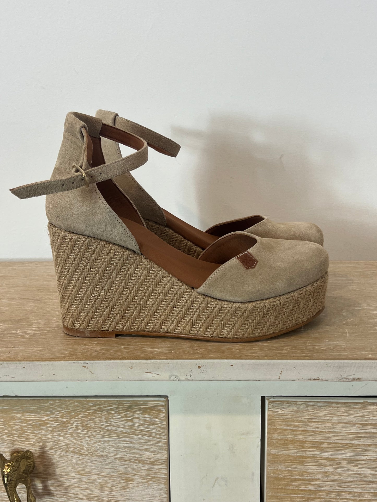 POPA. Beige leather wedges size 38