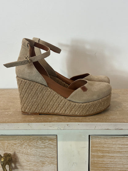 POPA. Beige leather wedges size 38