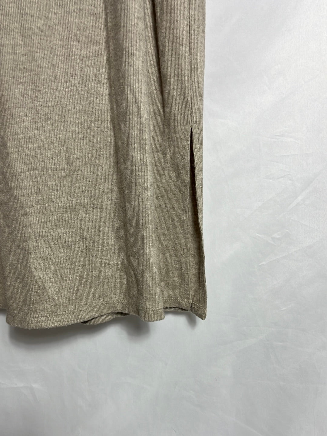 ALGO BONITO. Chaleco midi punto beige. TU