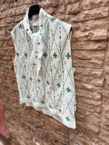 AMEÉ. Sleeveless fringed sweater S.(s)