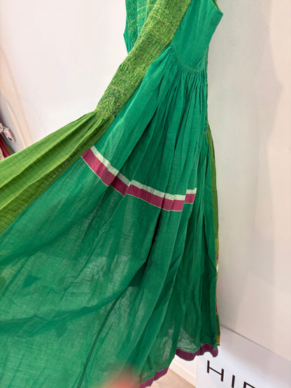 INJIRI. Vestido midi texturas estampado