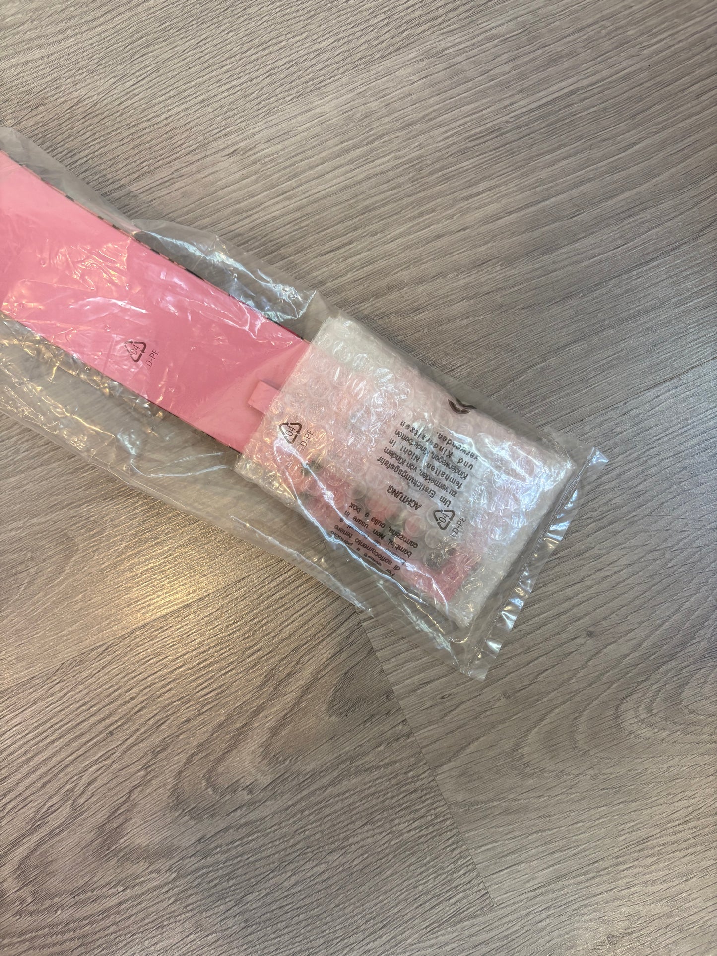 CAROLINA HERRERA . Cinturón rosa estampado