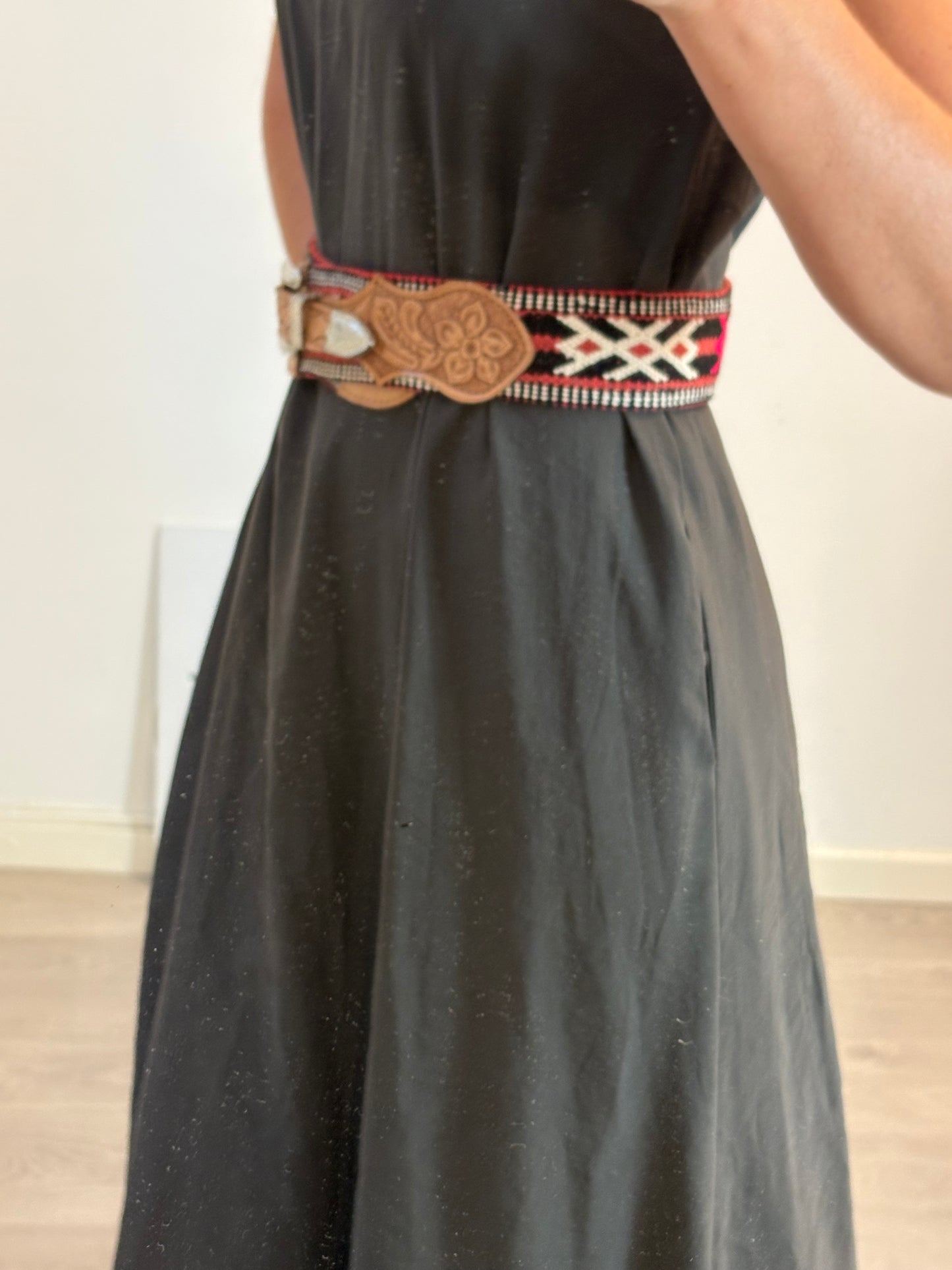 OTHER. Embroidered belt with leather details. TS