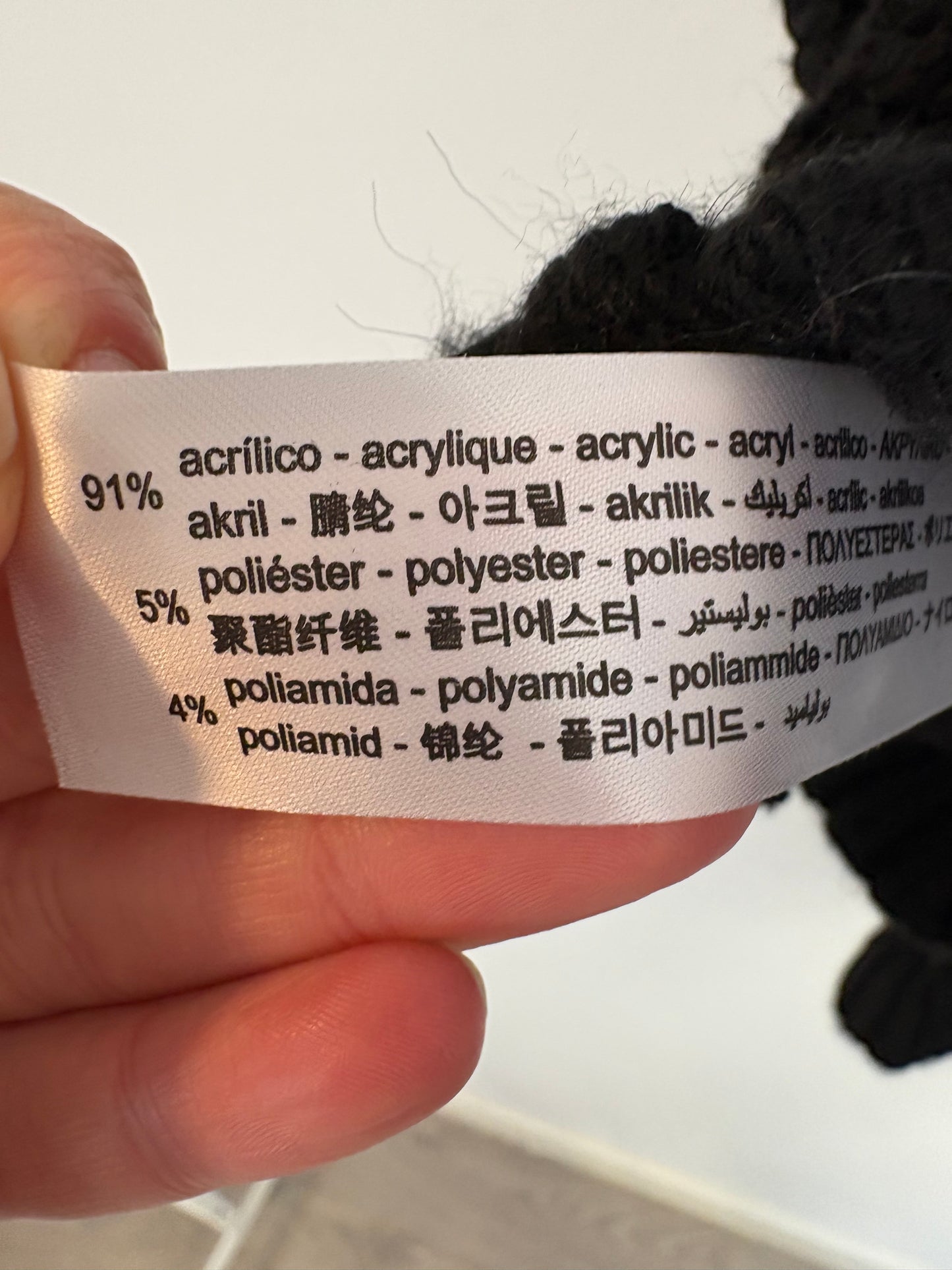 ZARA. Jersey negro volante