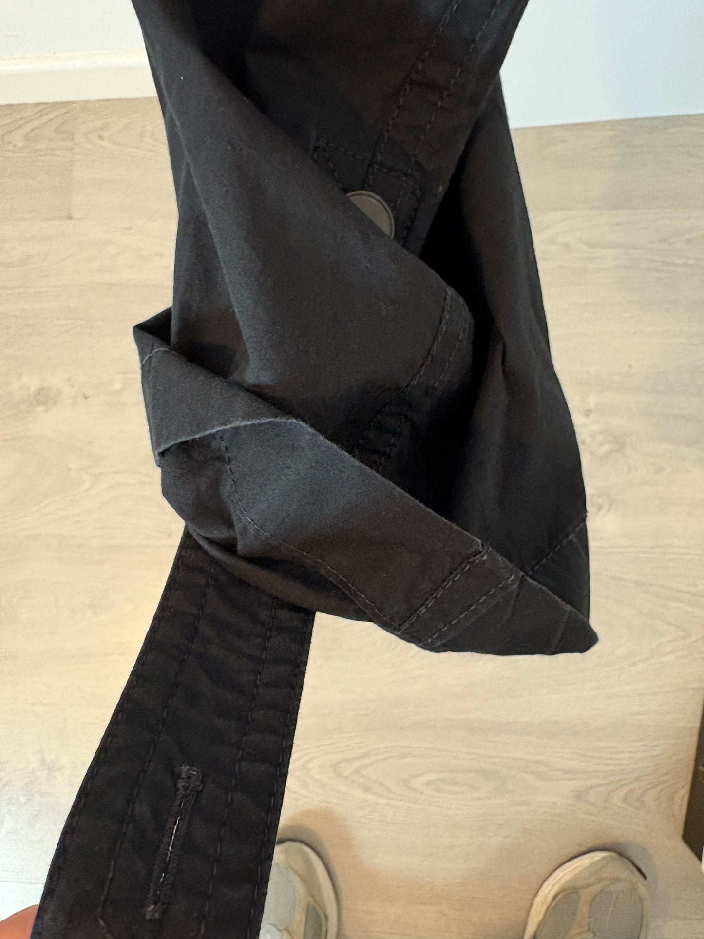 BANANA REPUBLIC . Mono largo abotonado