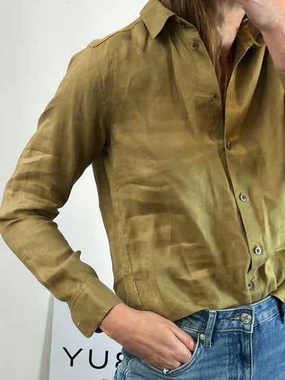 UNIQLO. Khaki green linen blouse. T XS