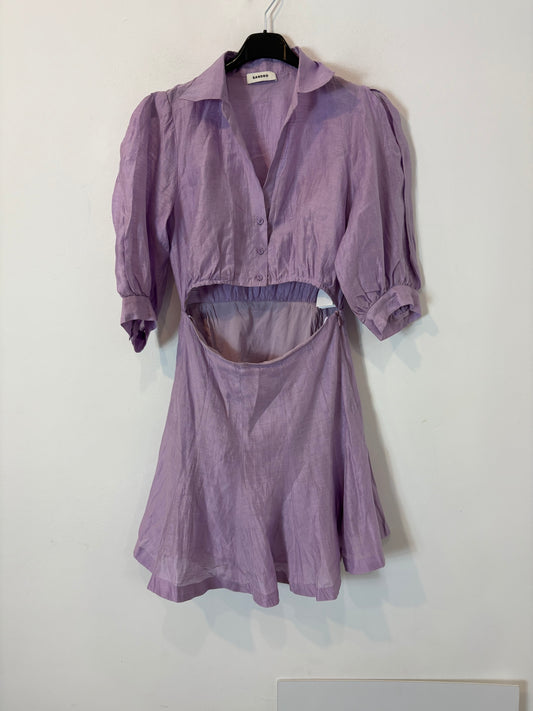 Vestido corto lino malva abertura