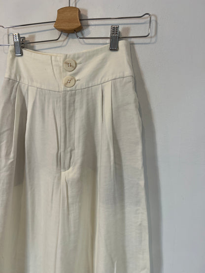 STRADIVARIUS. Pantalón ancho blanco T.34