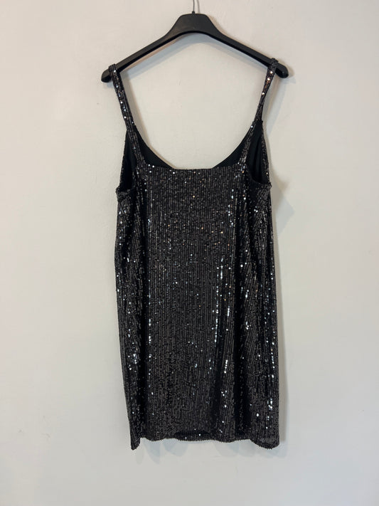 PINK WOMAN. vestido negro lentejuelas T.s