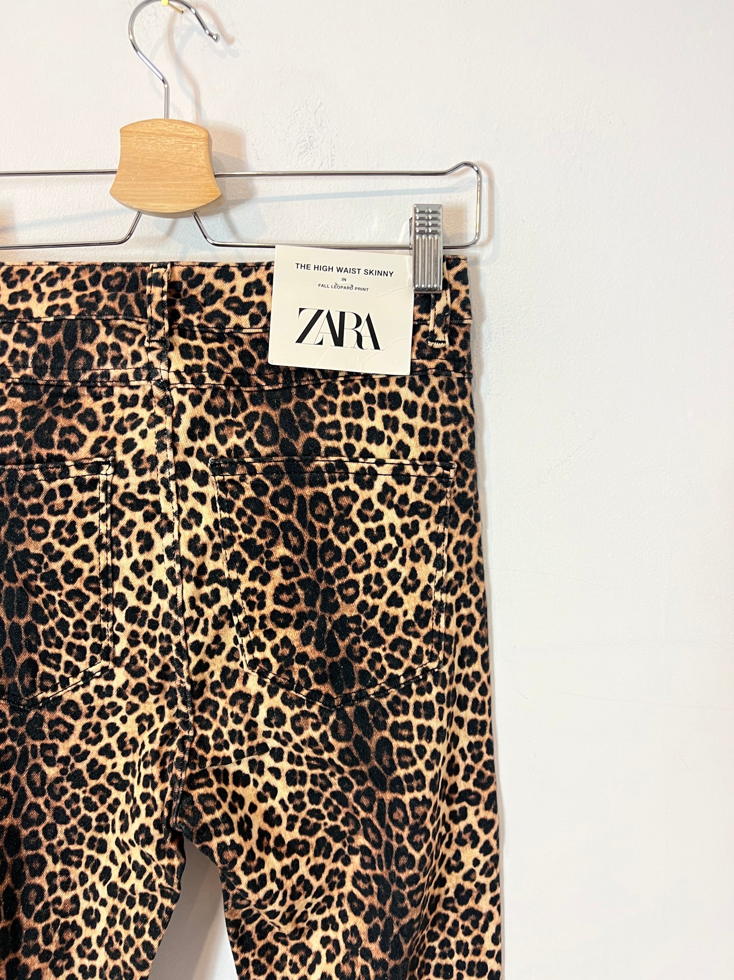 ZARA. Denim pitillo animal print. T 36
