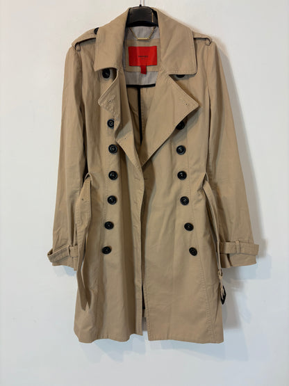 MANGO. Gabardina beige clásica