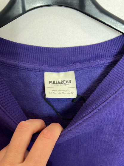 PULL&BEAR. Sudadera morada letras T.xl