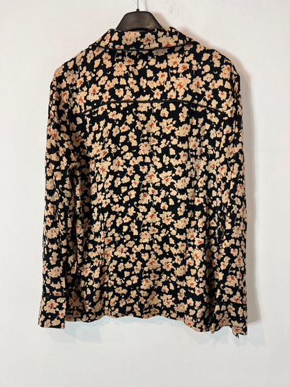 LOVE STORIES. Tm flower print black blouse