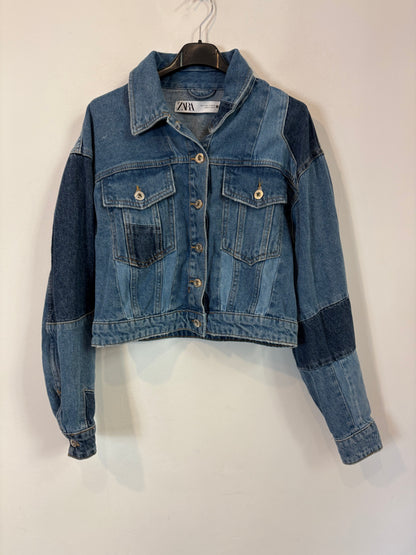 ZARA. Cazadora denim costuras