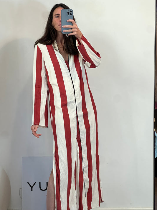 JUAN AVELLANEDA. Vestido largo rayas