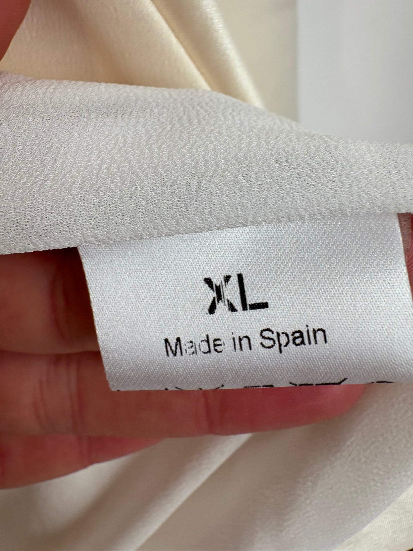 BIMANI. Traje de chaqueta marfil satinado