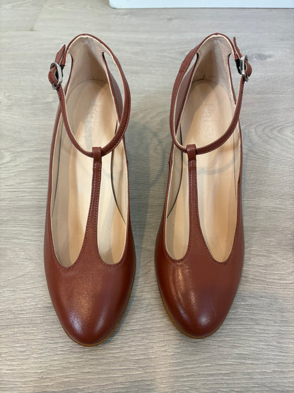 PATSY. Zapato Pía avellana. T 39