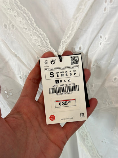 ZARA. Vestido blanco troquelado T.s