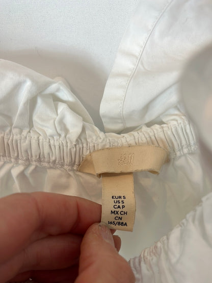 H&M. Blusa blanca cuello barco T.s