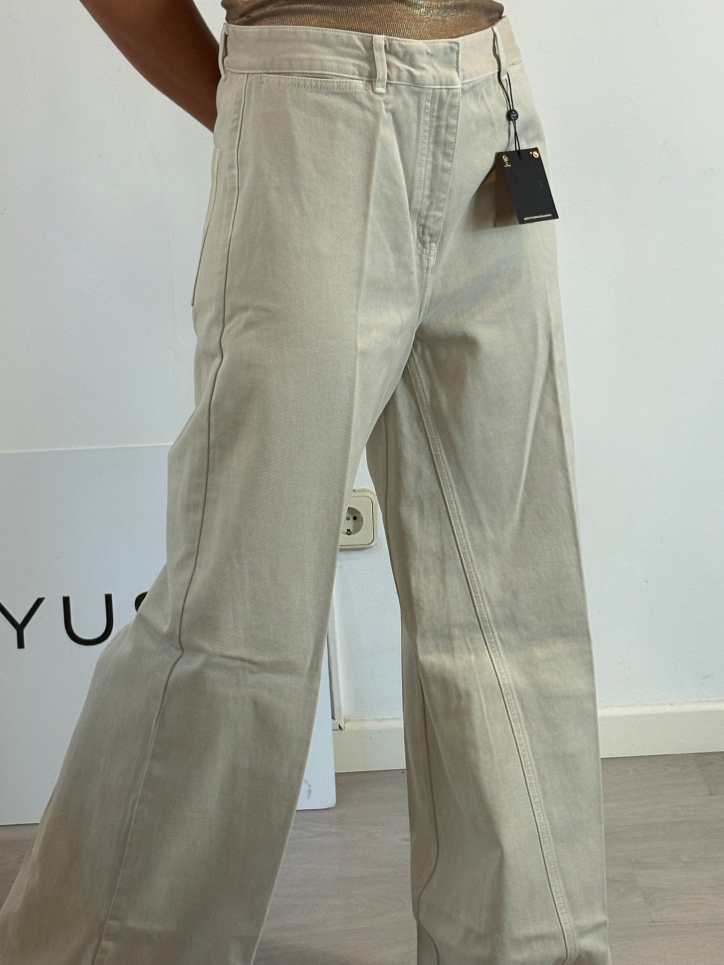 MASSIMO DUTTI. Beige palazzo pants T.42
