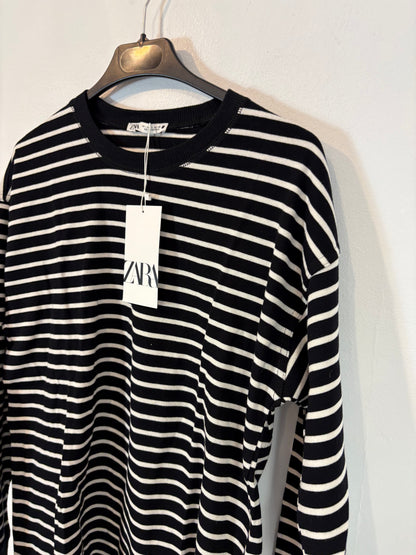 ZARA. Sudadera fina negra rayas blancas. T S