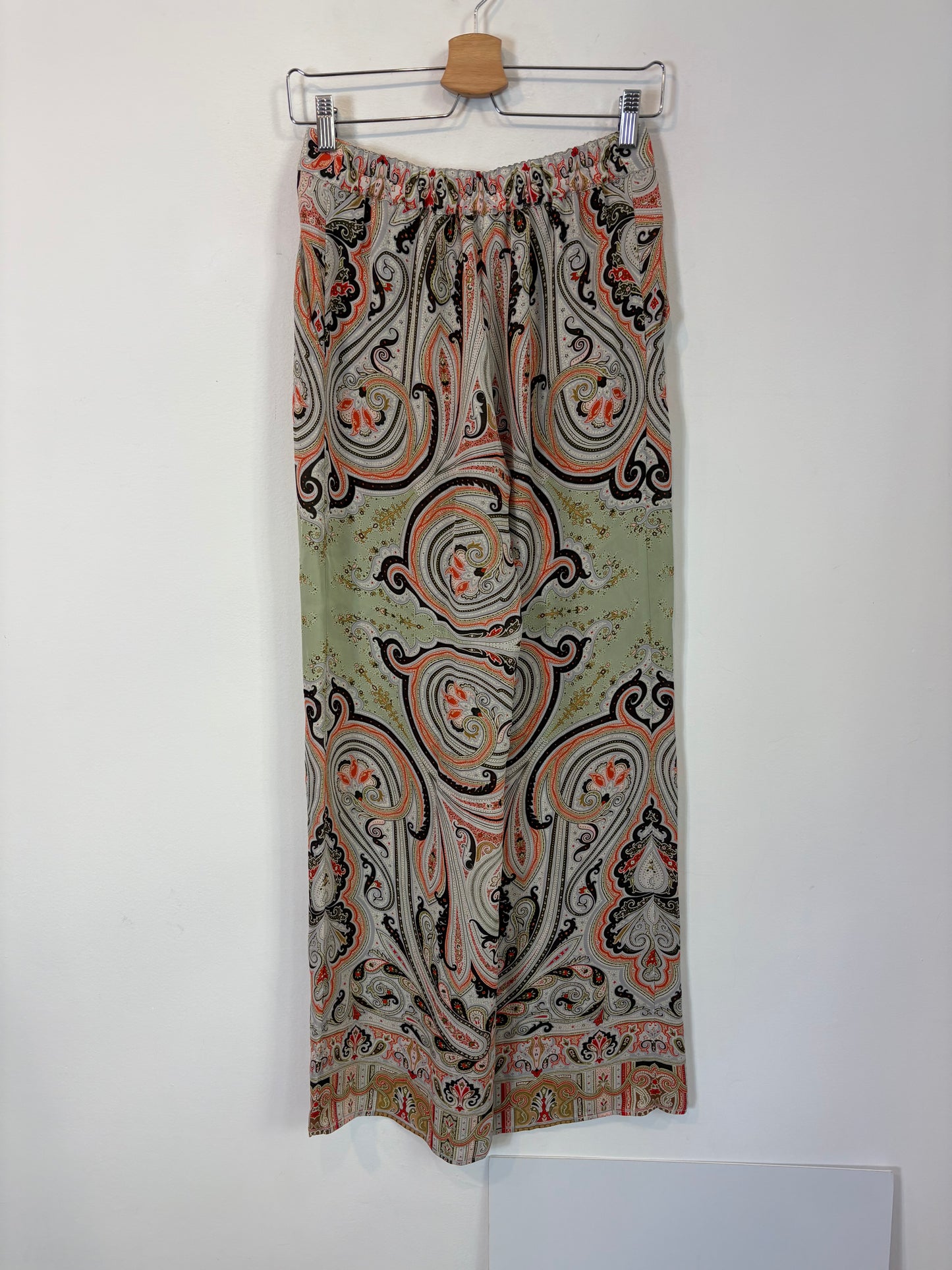 ETRO. Pantalón fluido estampado. T 38