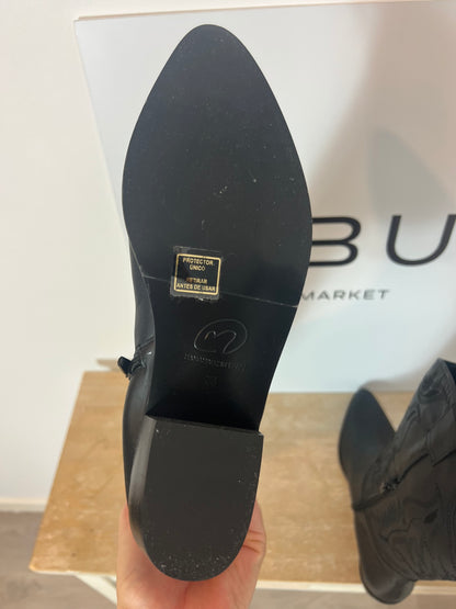 MICUIR. botas negras cowboy T.38