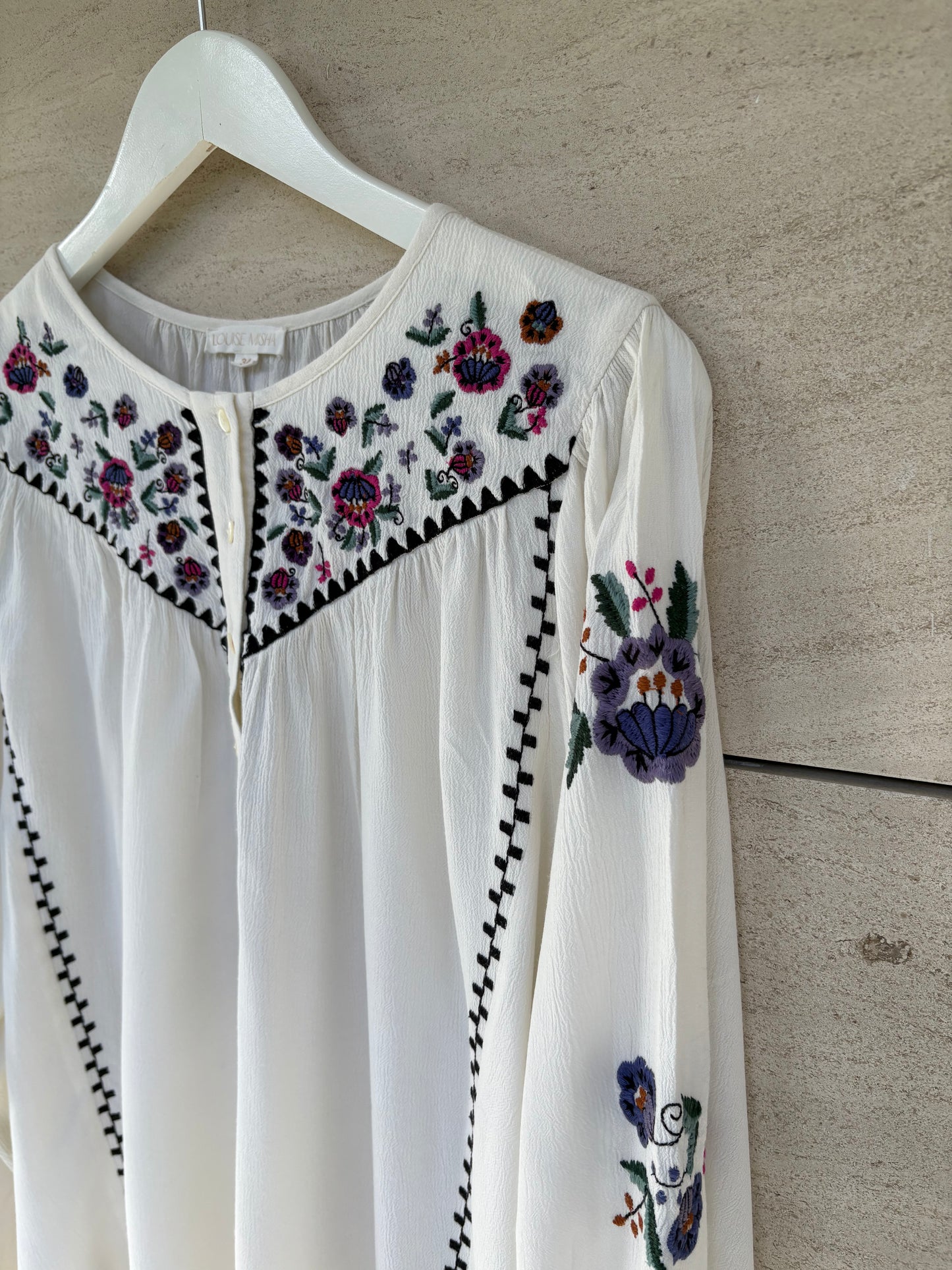 LOUISE MISHA. Blusa  fluida bordados