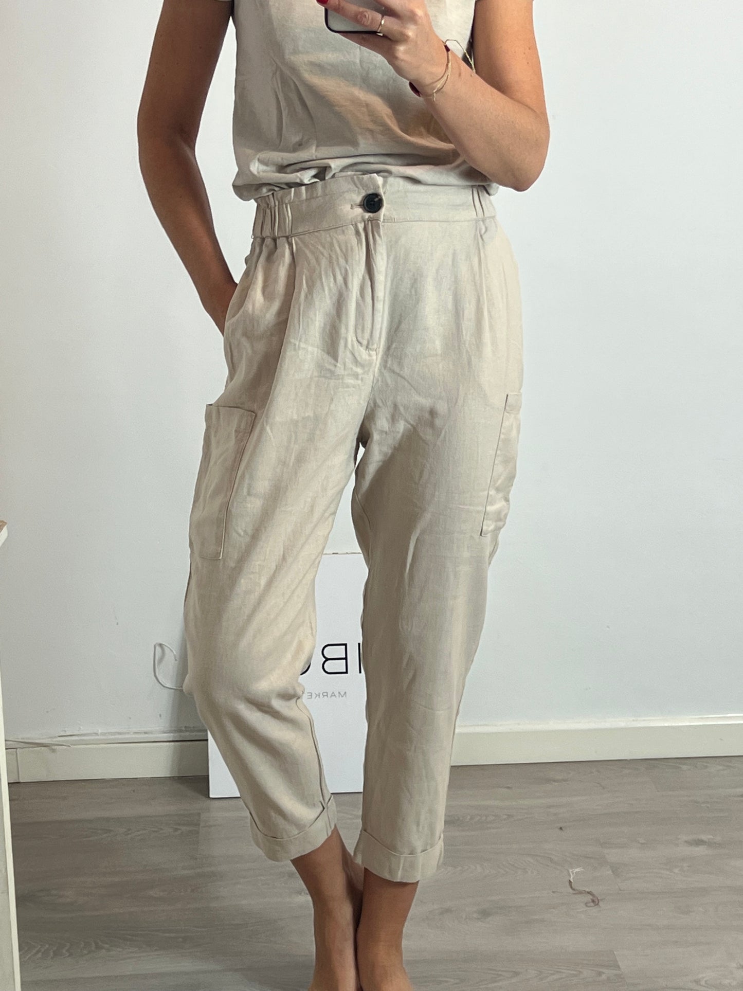 ZARA. Beige trousers with pockets. Size 34 (s)