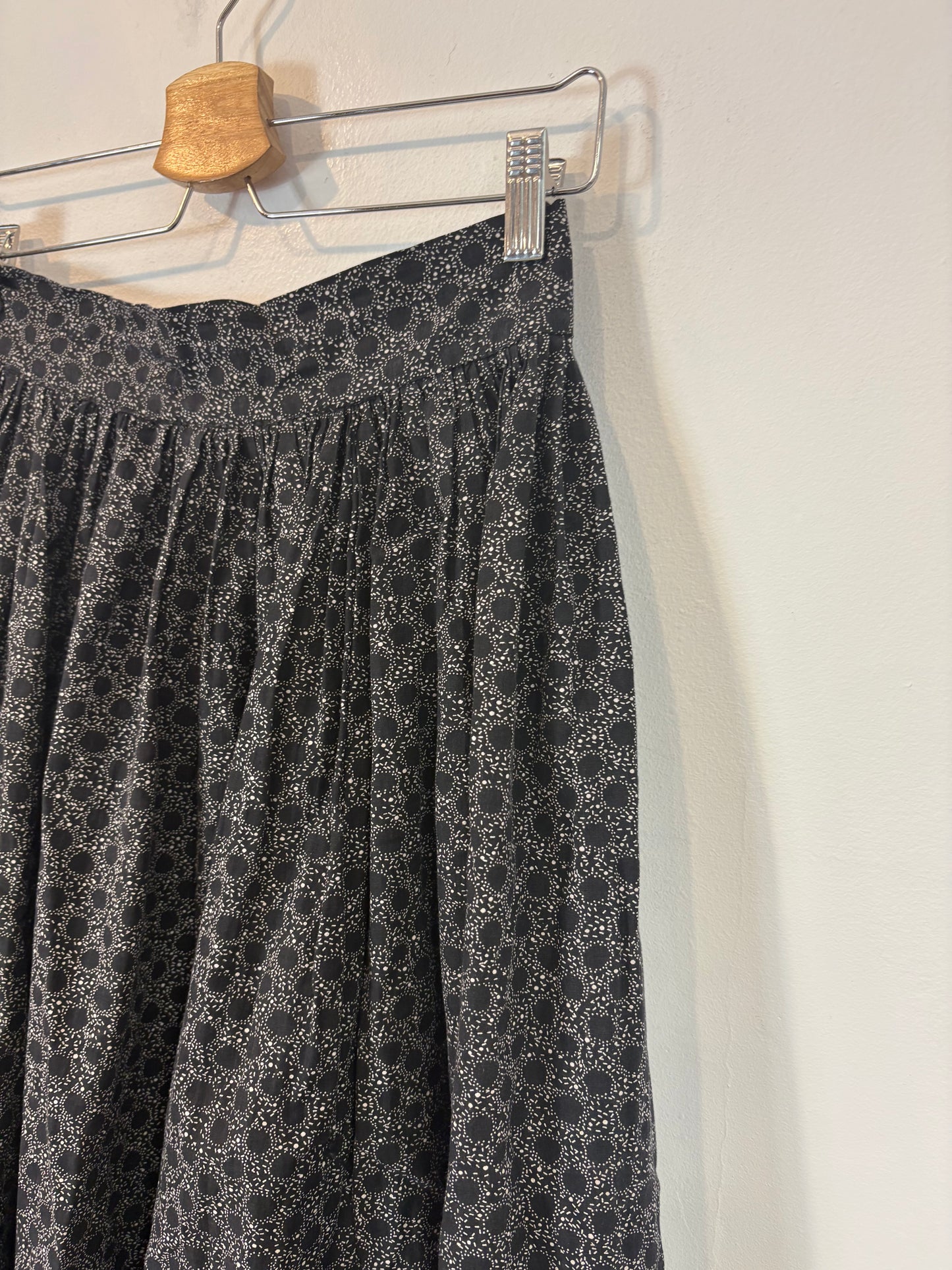 EVA VELAZQUEZ. Blue printed midi skirt. T.S.