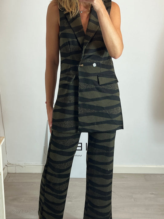 ZUA. Total look  pantalón y chaleco. T S