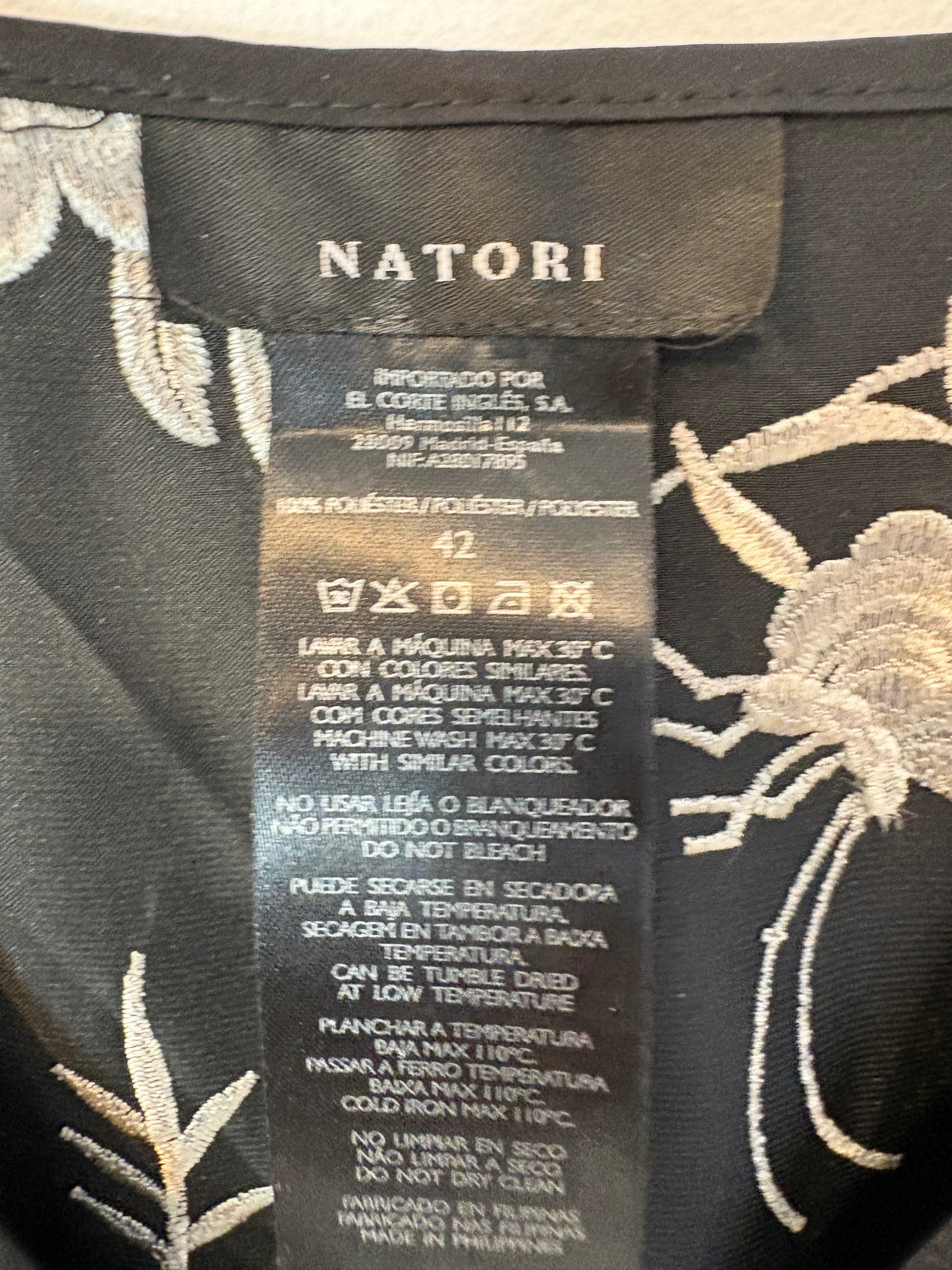 NATORI. Vestido largo bordados