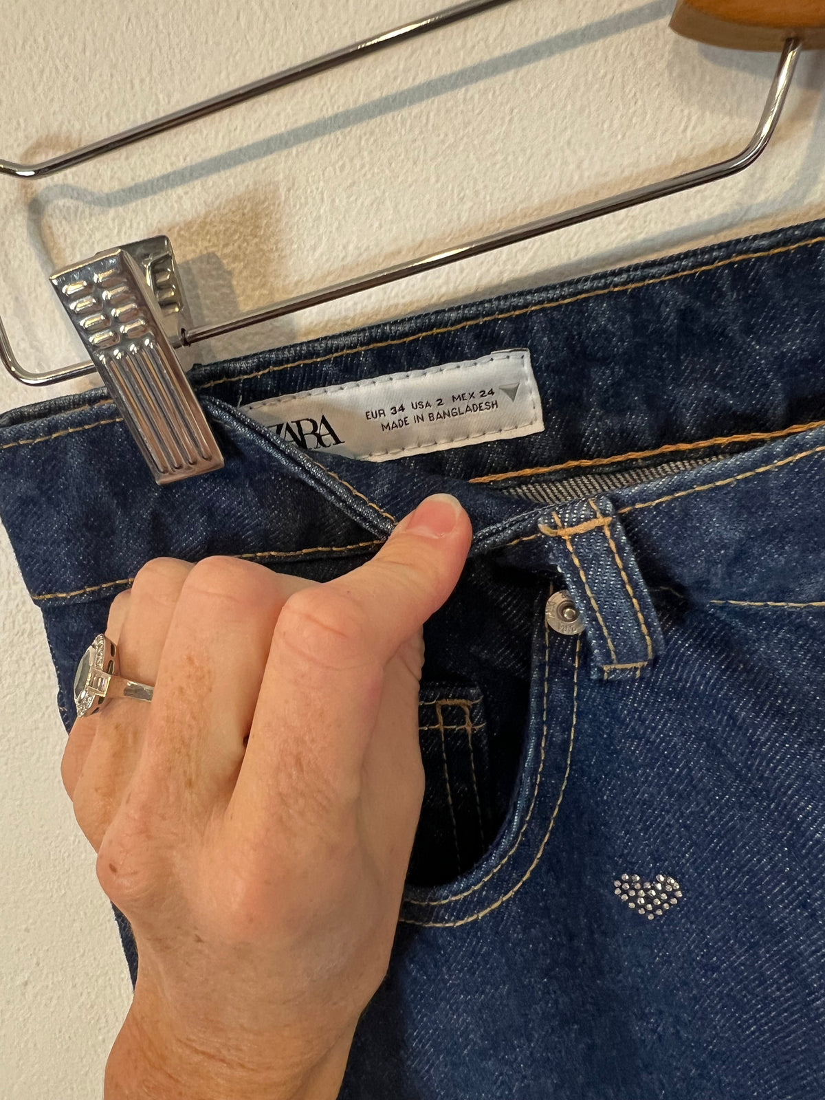 ZARA. Denim recto detalles