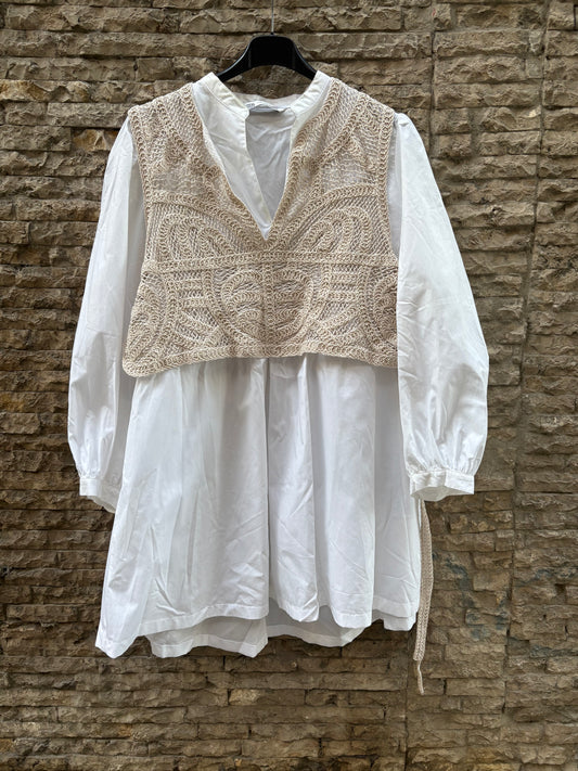 ZARA. Vestido corto detalle croché. T M