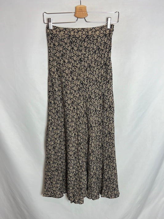 ZARA. Falda midi negra estampada. T XS