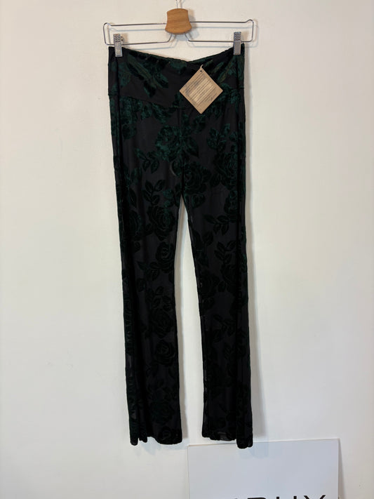 RAMONALARUE. Pantalón fluido con terciopelo