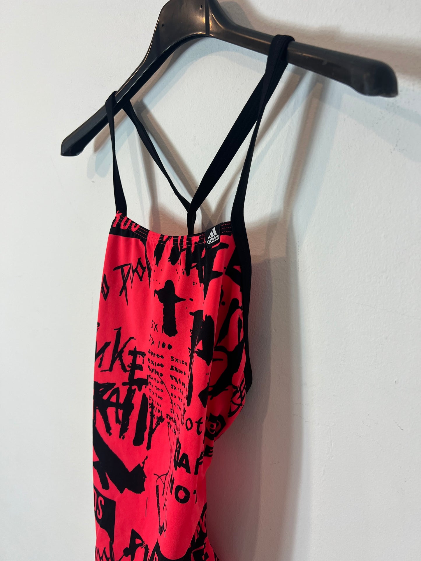 ADIDAS. Bañador deportivo estampado. T 38