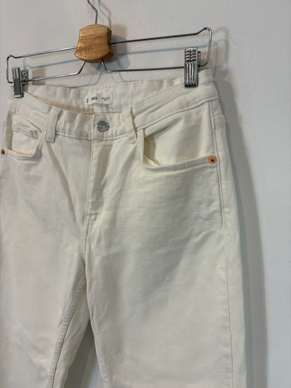 MANGO. Denim recto blanco. T 36