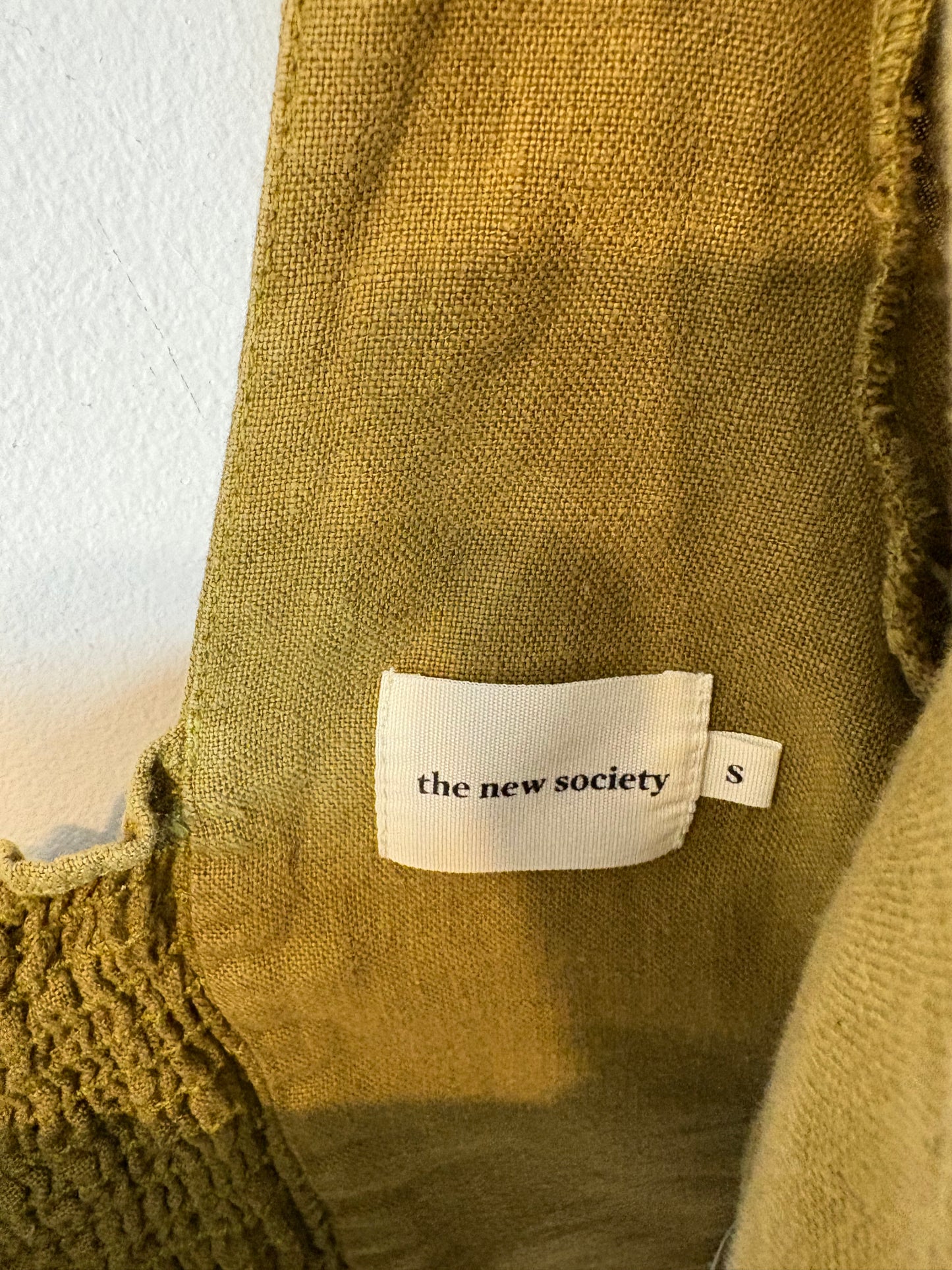 THE NEW SOCIETY. Top caqui manga farol. T S