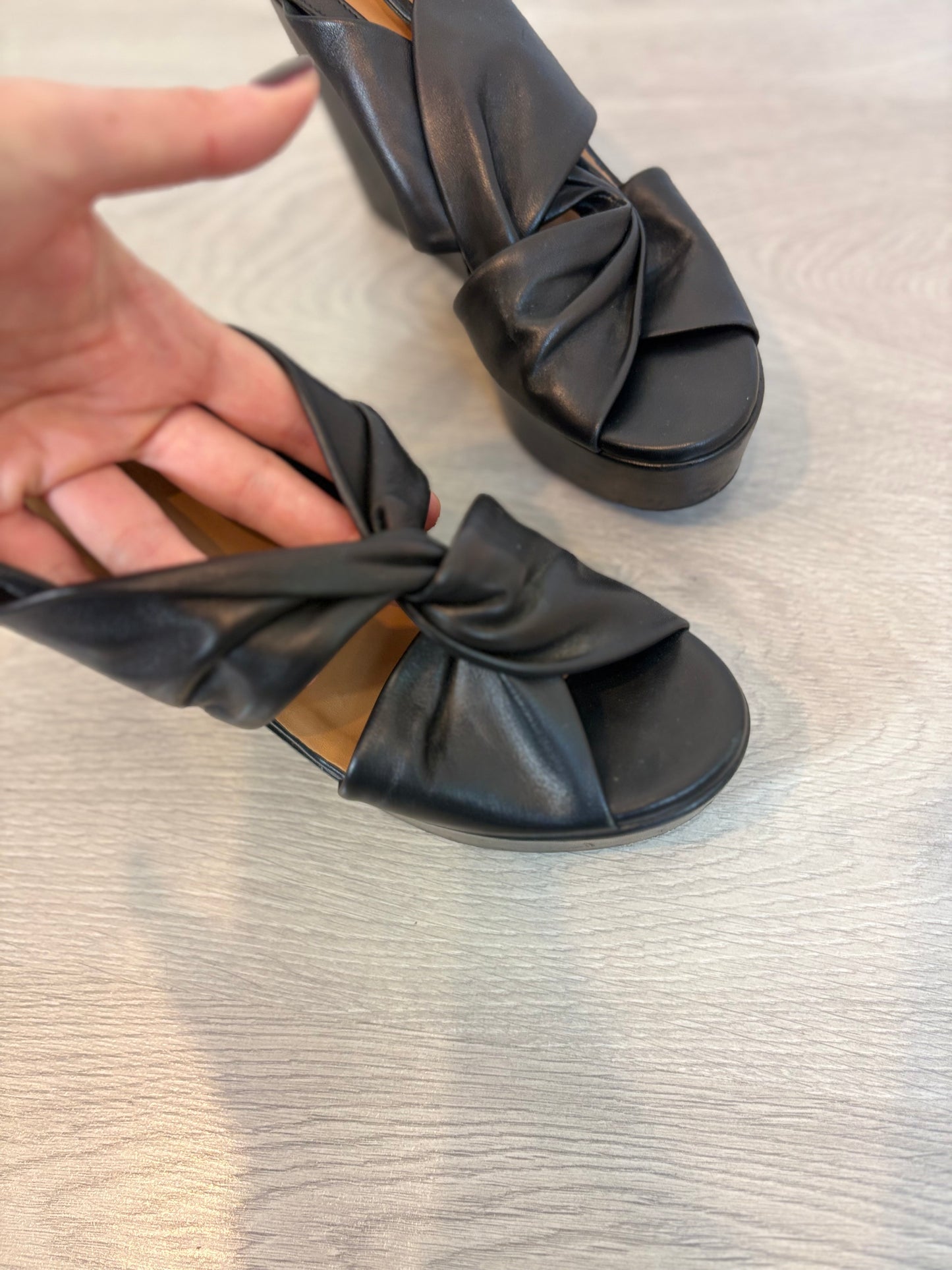 CLERGERIE. Sandalias plataforma piel en negro. T 40