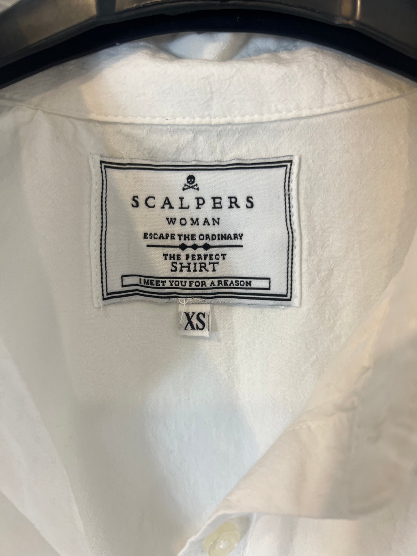 SCALPERS. Camisa blanca textura cintura ajustable. T XS