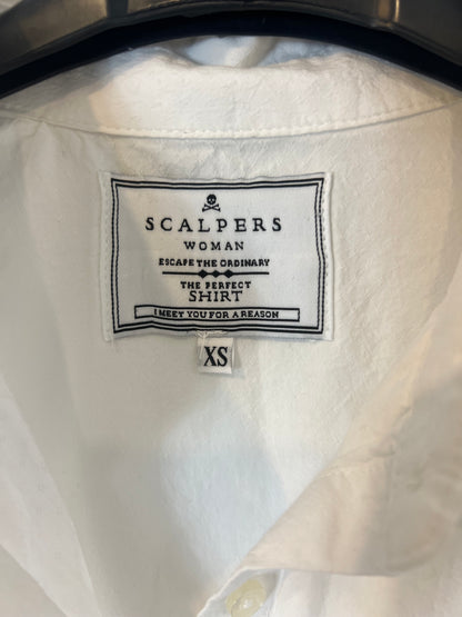 SCALPERS. Camisa blanca textura cintura ajustable. T XS