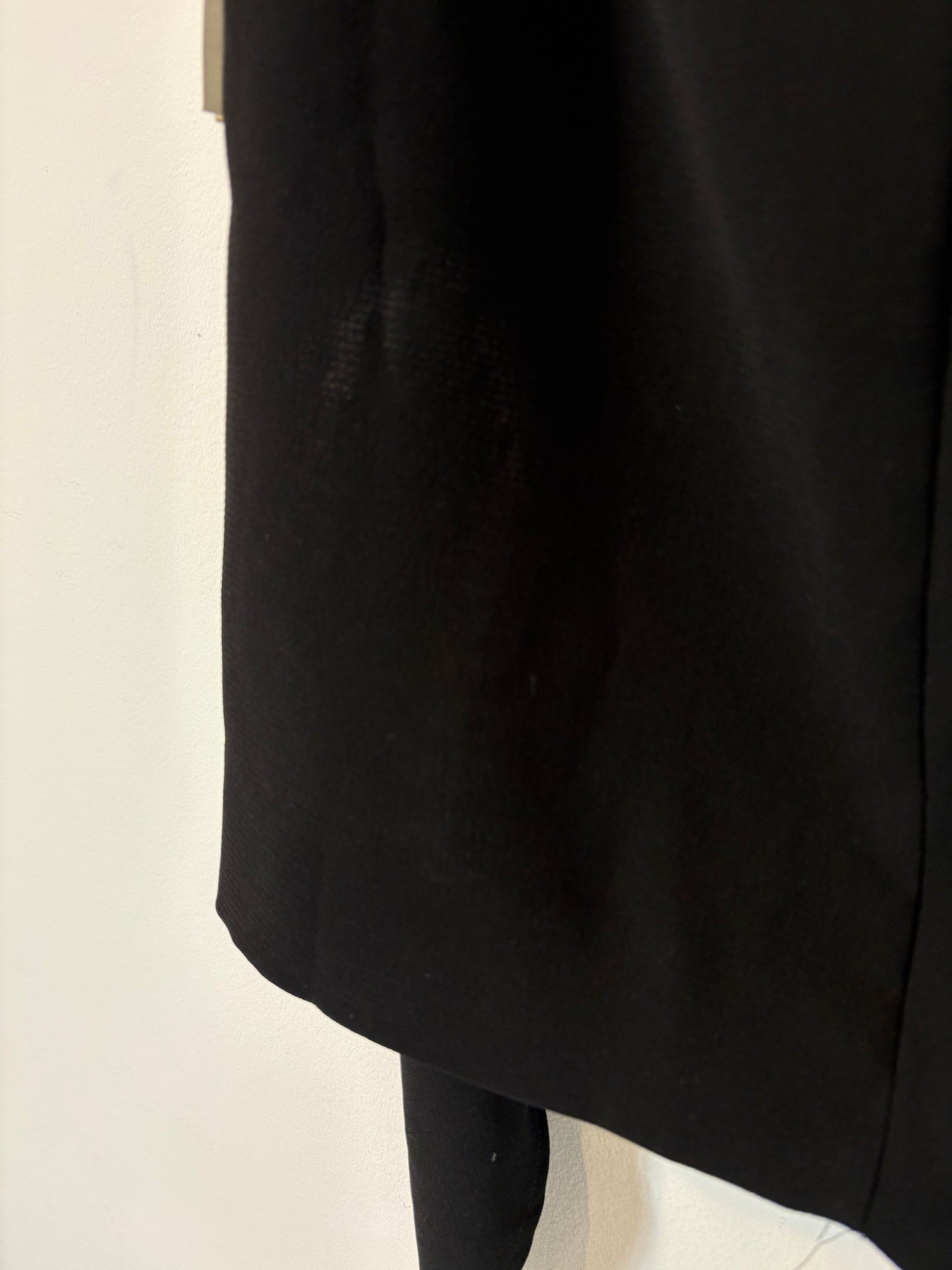 BA&SH. Falda negra  lazada